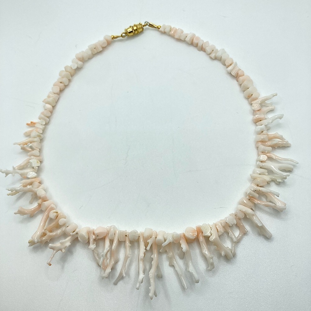 VTG Angel Skin Branch Coral Necklace 14.5” EUC